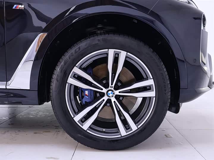 BMW X7 2023 2023款 xDrive40i 尊享型M运动套装