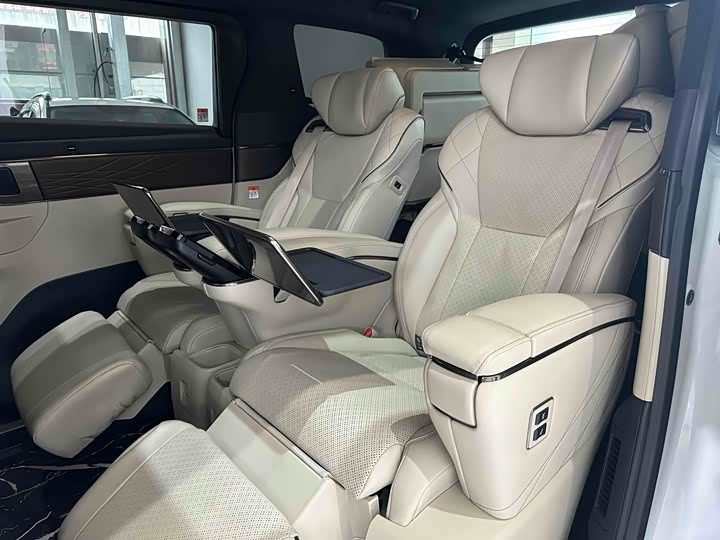 Toyota Vellfire 2024 2024款 皇冠 双擎 2.5L 至尊行政版