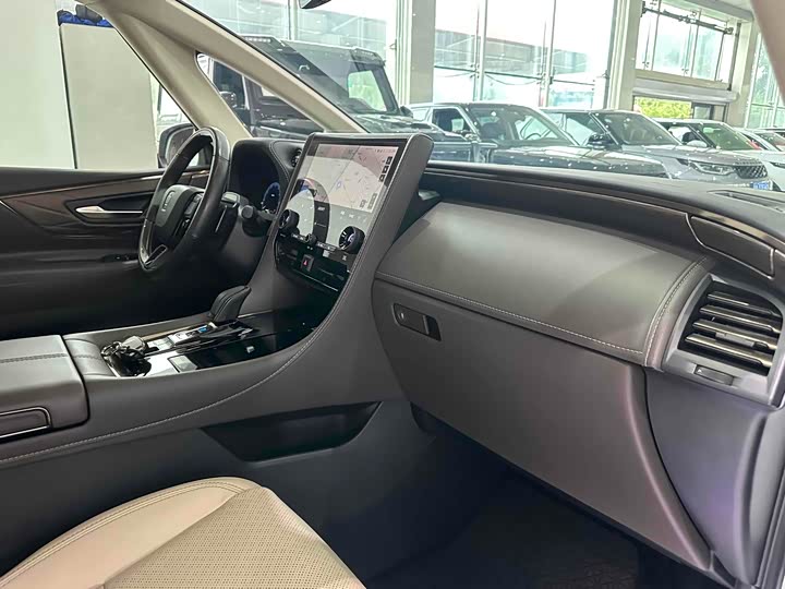 Toyota Vellfire 2024 2024款 皇冠 双擎 2.5L 至尊行政版