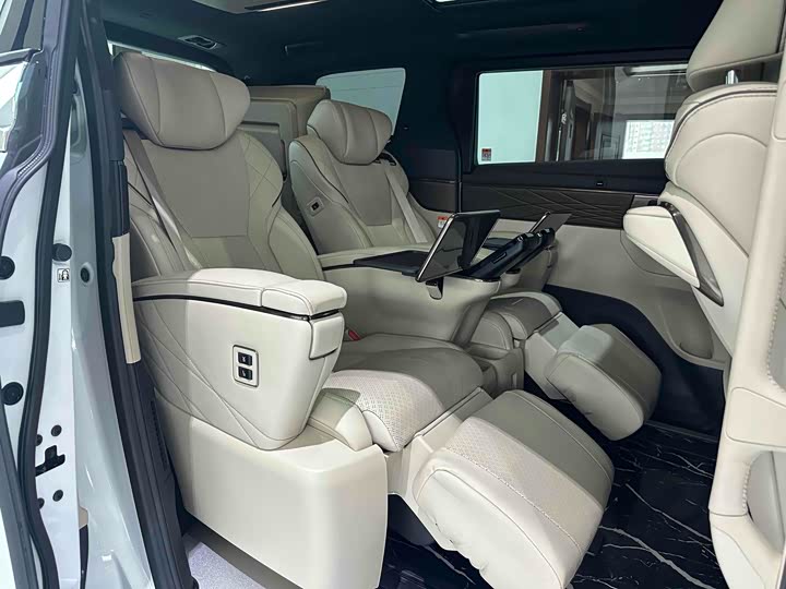 Toyota Vellfire 2024 2024款 皇冠 双擎 2.5L 至尊行政版