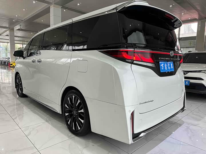 Toyota Vellfire 2024 2024款 皇冠 双擎 2.5L 至尊行政版