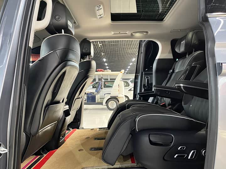 Roewe iMax 8 2023 2023款 400TGI 越享版