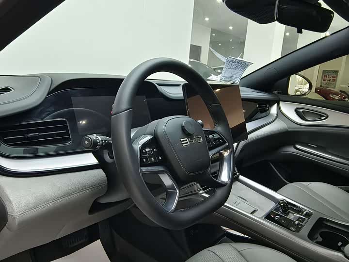 BYD Seal 07 DM-i Hybrid 2025 2025款 智驾版 DM-i 1.5L 125km 豪华型