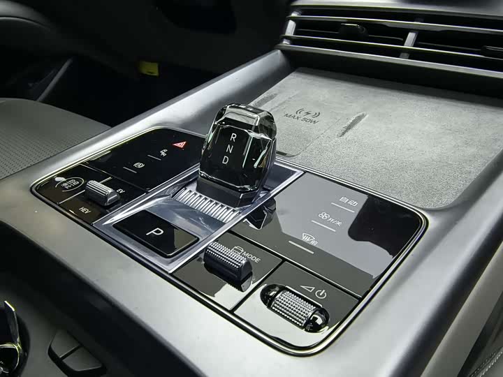 BYD Seal 07 DM-i Hybrid 2025 2025款 智驾版 DM-i 1.5L 125km 豪华型