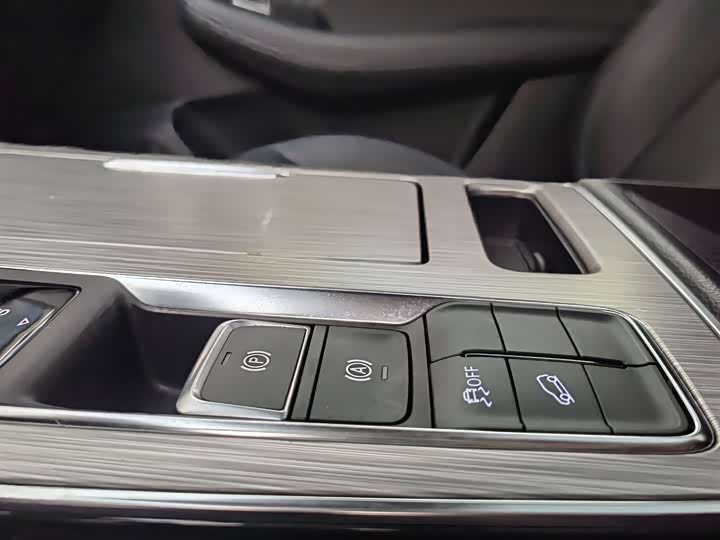 Roewe RX5 2023 2023款 PLUS 330TGI 自动领潮智惠版