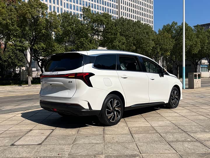 Dongfeng Forthing Yacht 2022 2022款 1.5T DCT逐浪版