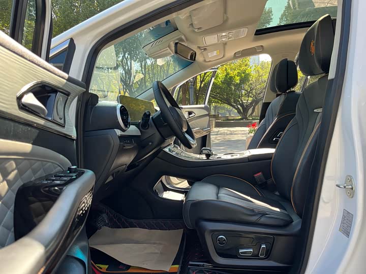 Dongfeng Forthing Yacht 2022 2022款 1.5T DCT逐浪版