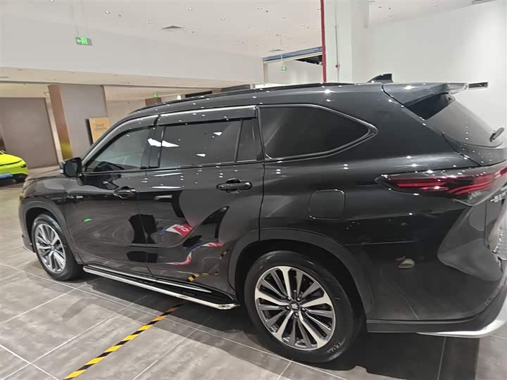 Toyota Crown Kluger 2024 2024款 2.5L HEV四驱尊贵版