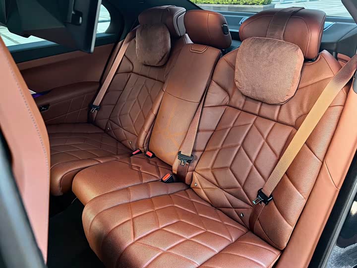 BMW i7 2023 2023款 eDrive50L 尊享M运动套装