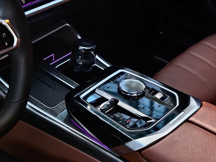 BMW i7 2023 2023款 eDrive50L 尊享M运动套装