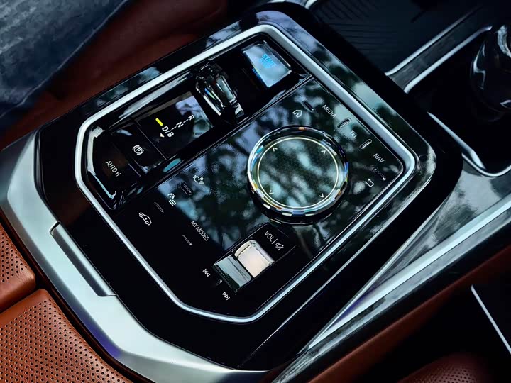 BMW i7 2023 2023款 eDrive50L 尊享M运动套装