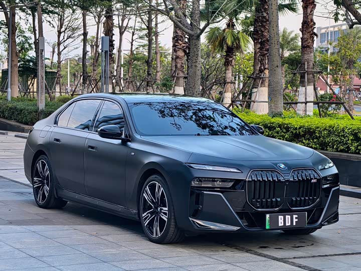 2023 BMW i7