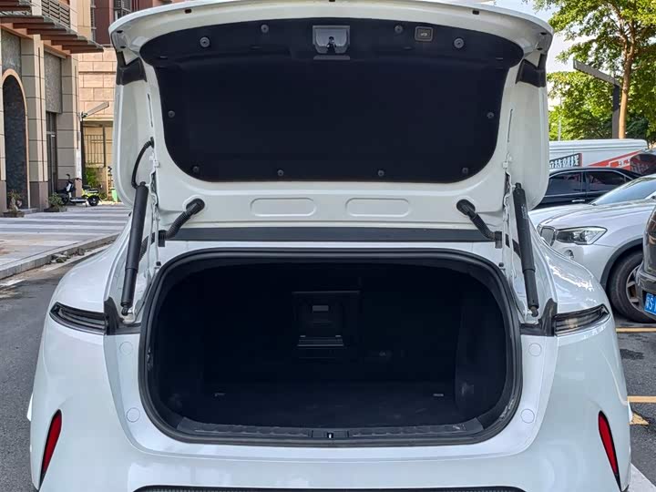 Avatr 11 2023 2023款 鸿蒙 90度 后驱版