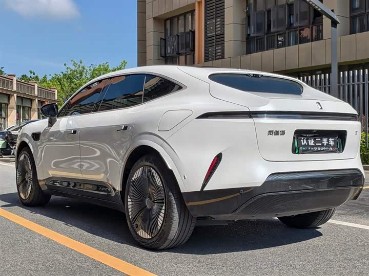 Avatr 11 2023 2023款 鸿蒙 90度 后驱版