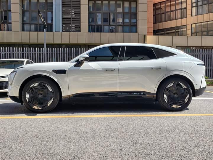 Avatr 11 2023 2023款 鸿蒙 90度 后驱版