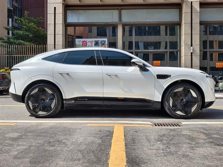 Avatr 11 2023 2023款 鸿蒙 90度 后驱版