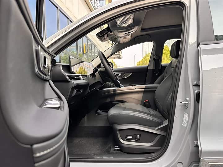 Chery Tiggo 8 Pro Hybrid 2025 2025款 冠军版 1.5T 100km 尊贵型