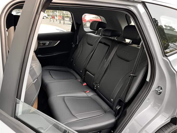 Chery Tiggo 8 Pro Hybrid 2025 2025款 冠军版 1.5T 100km 尊贵型