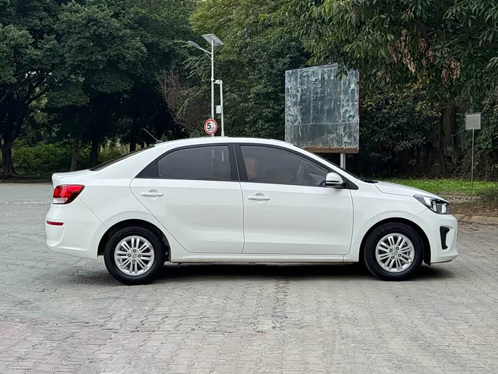 Kia Pegas 2020 2020款 改款 1.4L 自动精英互联版