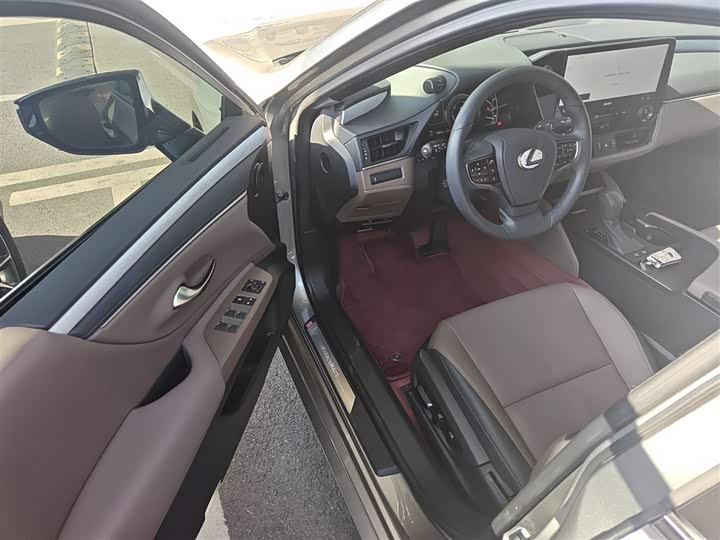 Lexus ES 2025 2025款 300h 臻享版