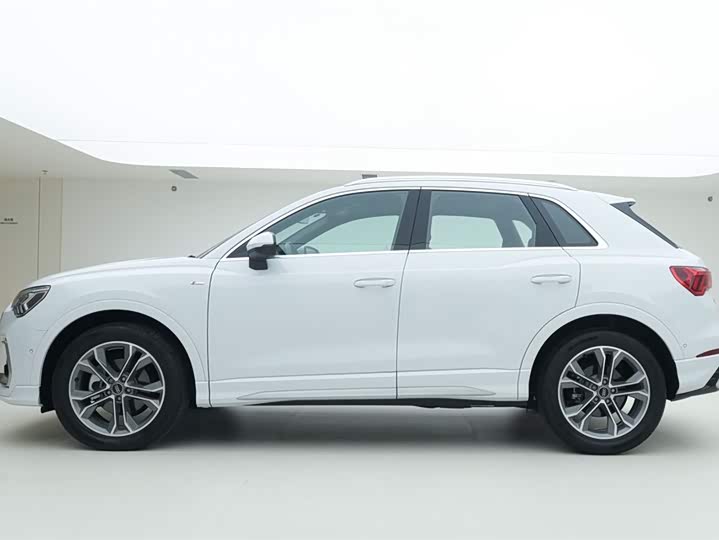 Audi Q3 2024 2024款 40 TFSI 时尚动感型