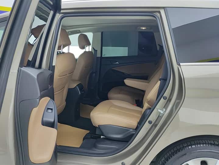 Buick GL6 2021 2021款 323T 轻混动互联豪华型