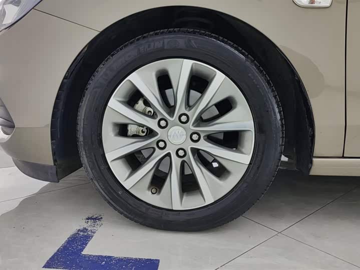 Buick GL6 2021 2021款 323T 轻混动互联豪华型