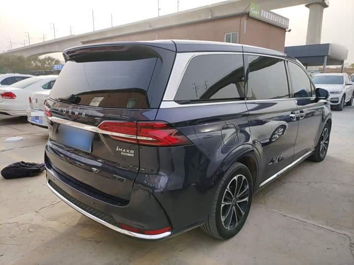 Roewe iMax 8 2022 2022款 400TGI 欢聚版