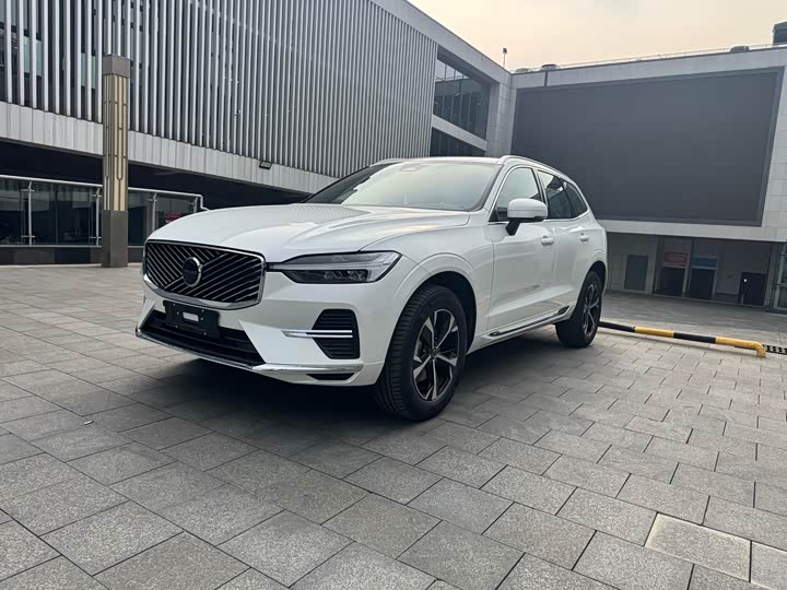 Volvo XC60 2026 2026款 B5 四驱智逸豪华版