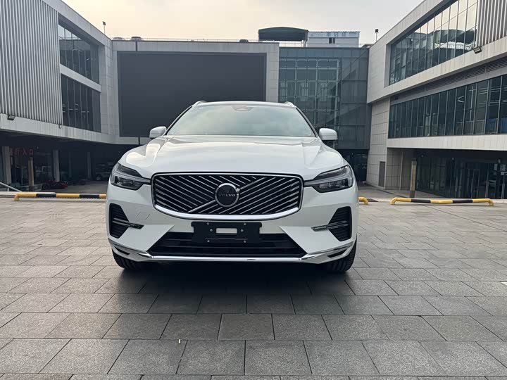 Volvo XC60 2026 2026款 B5 四驱智逸豪华版