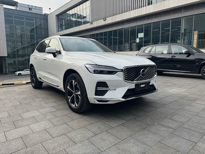 Volvo XC60 2026 2026款 B5 四驱智逸豪华版