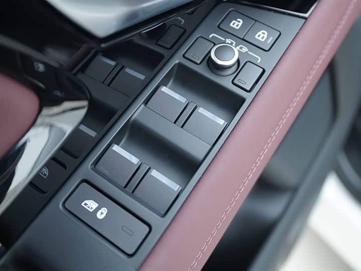 Land Rover Range Rover Evoque L 2024 2024款 揽胜极光L SE 驭光尊耀版
