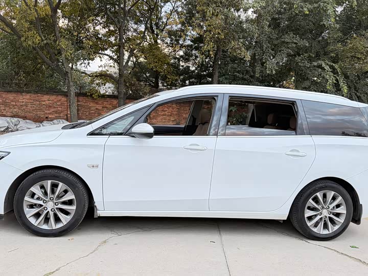 Buick GL6 2021 2021款 323T 轻混动互联豪华型