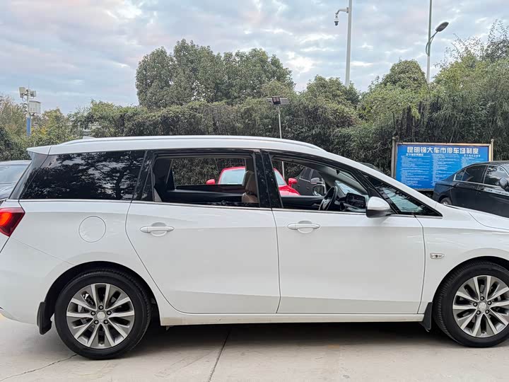 Buick GL6 2021 2021款 323T 轻混动互联豪华型