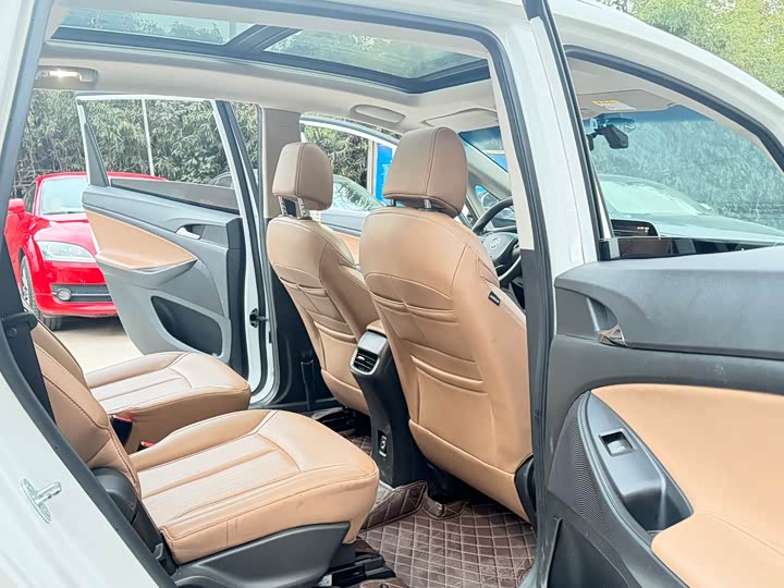 Buick GL6 2021 2021款 323T 轻混动互联豪华型