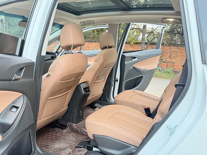 Buick GL6 2021 2021款 323T 轻混动互联豪华型