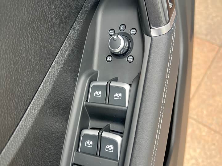 Audi Q2L 2024 2024款 35TFSI 时尚动感型