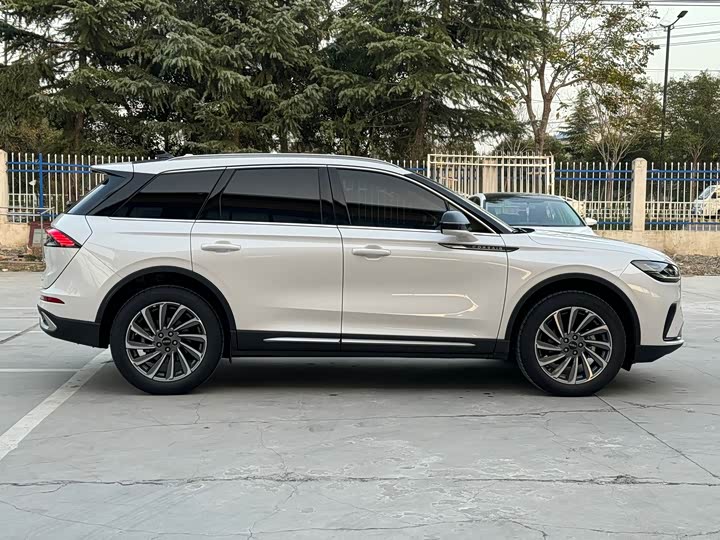 Lincoln Corsair 2024 2024款 2.0T 两驱尊雅版