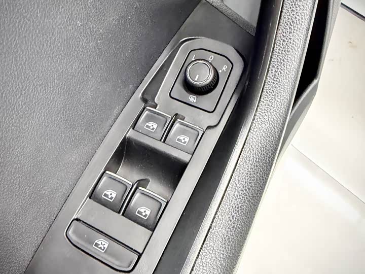 Skoda Karoq 2023 2023款 TSI280 尊享版