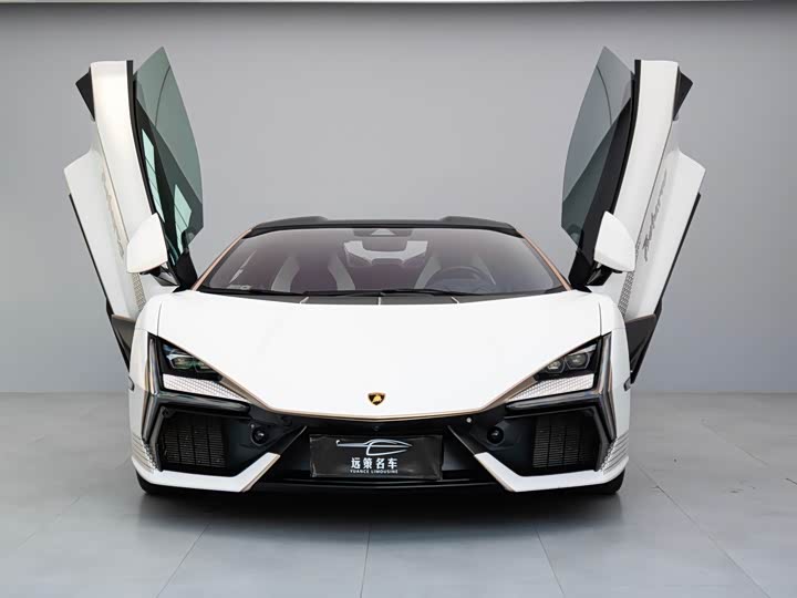 2023 Lamborghini Revuelto