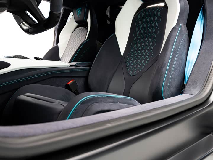 Lamborghini Revuelto 2023 2023款 6.5L PHEV标准版