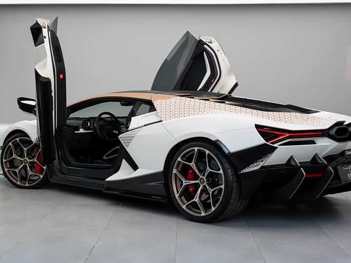 Lamborghini Revuelto 2023 2023款 6.5L PHEV标准版