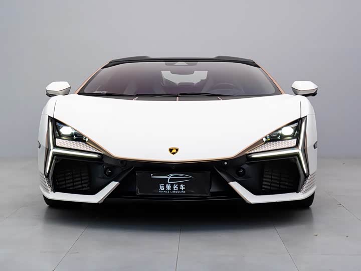 2023 Lamborghini Revuelto