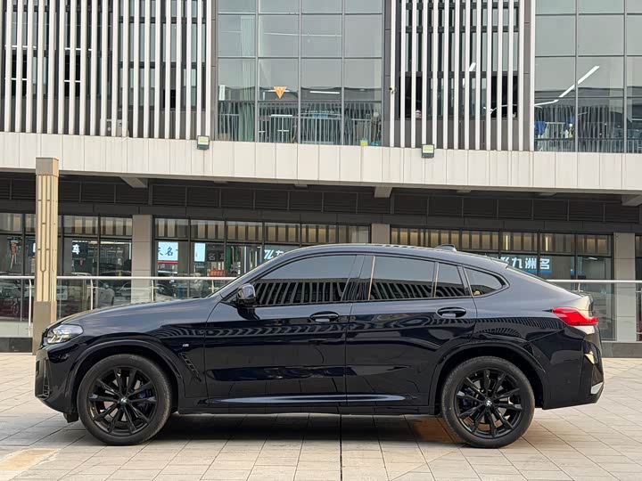 BMW X4 2022 2022款 改款 xDrive 30i M运动曜夜套装