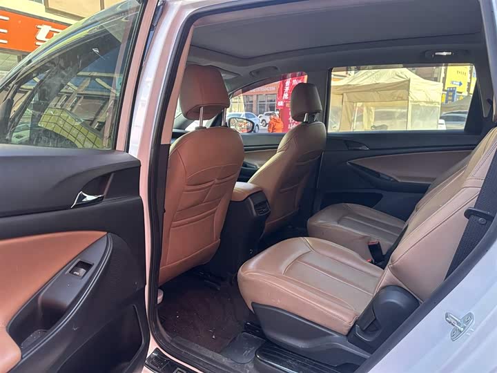 Buick GL6 2021 2021款 323T 轻混动互联尊贵型