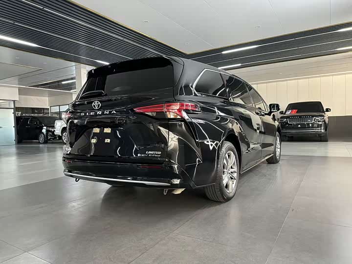 Toyota Sienna 2024 2024款 2.5L混动 四驱尊贵版