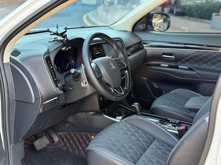 Mitsubishi Outlander 2021 2021款 2.4L 四驱曜动版 5座