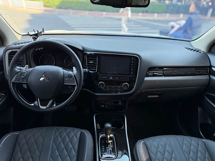 Mitsubishi Outlander 2021 2021款 2.4L 四驱曜动版 5座