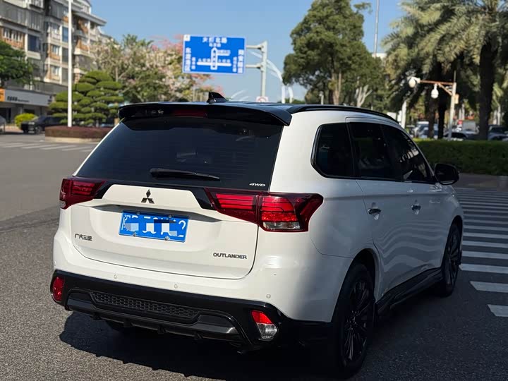 Mitsubishi Outlander 2021 2021款 2.4L 四驱曜动版 5座