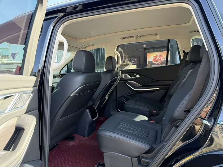 Hongqi HS7 2023 2023款 2.0T 自动两驱旗享版 六座